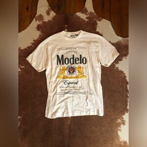 Modelo beer top size medium​